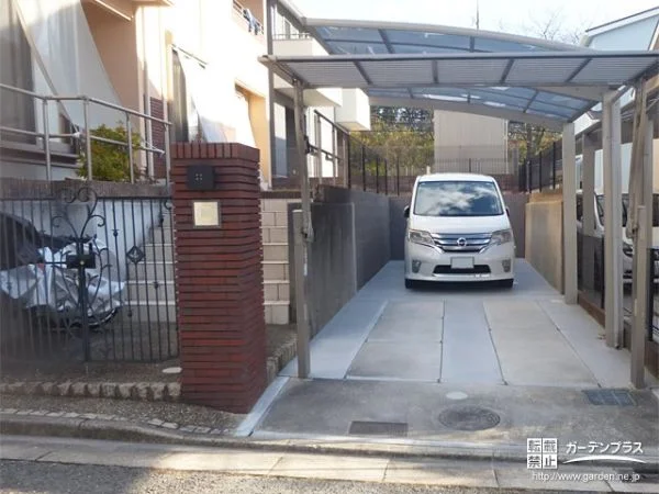 計2台がすっきりと収まる駐車スペースの増設リフォーム工事
