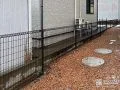 開放感のあるメッシュフェンスで境界を明確化