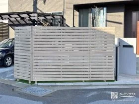 外観に溶け込む上質デザインで機能的な目隠しフェンス[施工後]