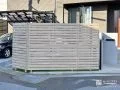 外観に溶け込む上質デザインで機能的な目隠しフェンス