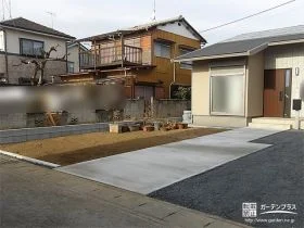建物周りを重量ブロックで囲んで境界を明確化したリフォーム工事
