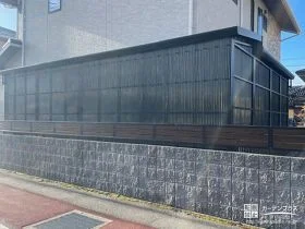 テラス屋根の設置で雨風を避けられる屋外空間に[施工後]