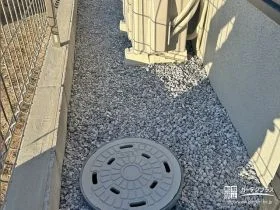 雑草対策を施した犬走り[施工後]