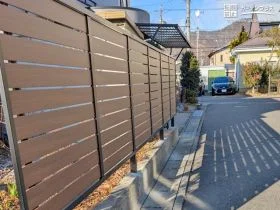 適度な風通しを確保できる目隠しフェンス[施工後]
