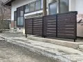 勝手口周りのプライベート性を高める目隠しフェンス