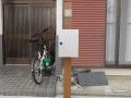 生活動線の邪魔をしないスリムな機能門柱