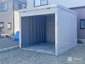 バイク保管庫のシャッターを開放した様子