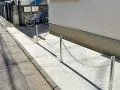 車止めを上げた様子