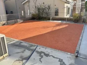 ゴムチップのバスケットコートへリフォーム工事