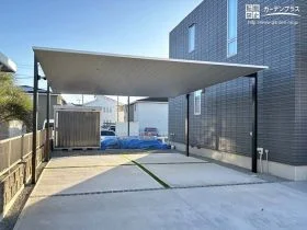 モダンな住宅デザインにもよく馴染むスタイリッシュなアルミカーポート