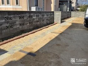 山砂を敷き均して転圧したお車を停めやすい駐車スペース工事