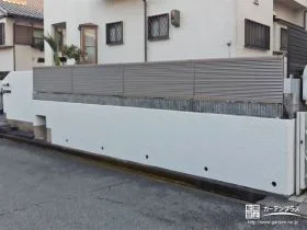 塗装しなおした門塀[施工後]