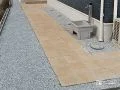 歩きやすく見た目も整った玄関アプローチ