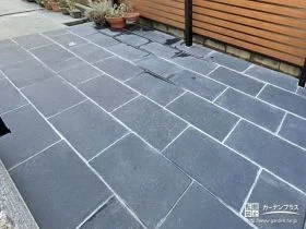 風格漂う天然石のテラスデッキ[施工後]