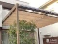前面からの強い日差しを和らげるシェード