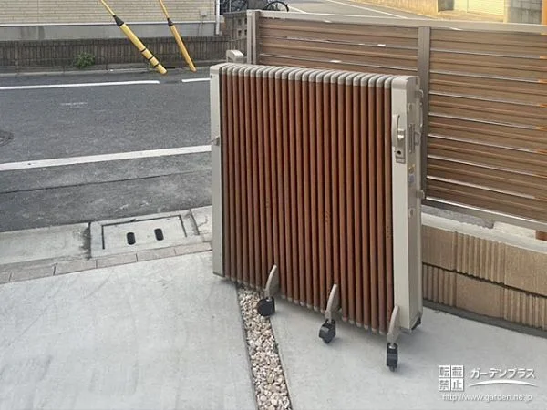 開閉がスムーズなカーゲートで駐車スペースの防犯性を高めた工事