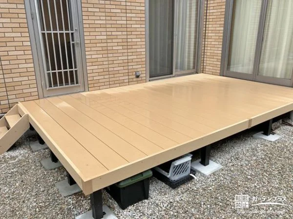 日常がより快適になる広いウッドデッキのリフォーム工事