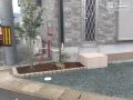 ファサードのアクセントになる彩り豊かな植栽スペース