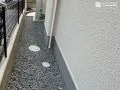 【施工後】雑草対策とメッシュフェンスを施工した犬走り