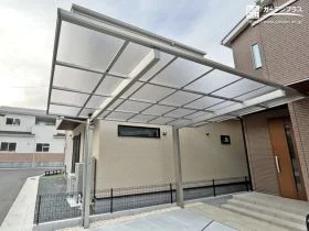 フラット屋根がスタイリッシュなカーポート[施工後]