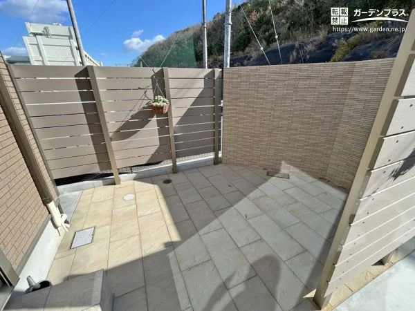 温かみのある表情を楽しめるインターロッキングテラス