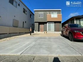 アプローチデザインを工夫したナチュラルな新築外構