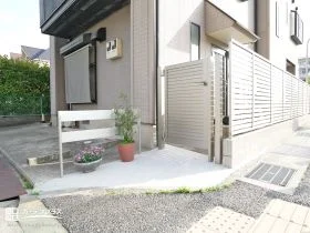 通行のしやすさと安全性を確保する門扉[施工後]