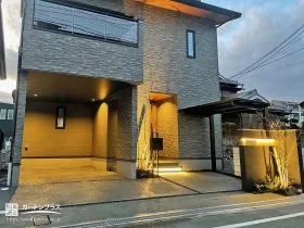 夜のライティングが美しい見た目と機能性のバランスを大切にした新築外構