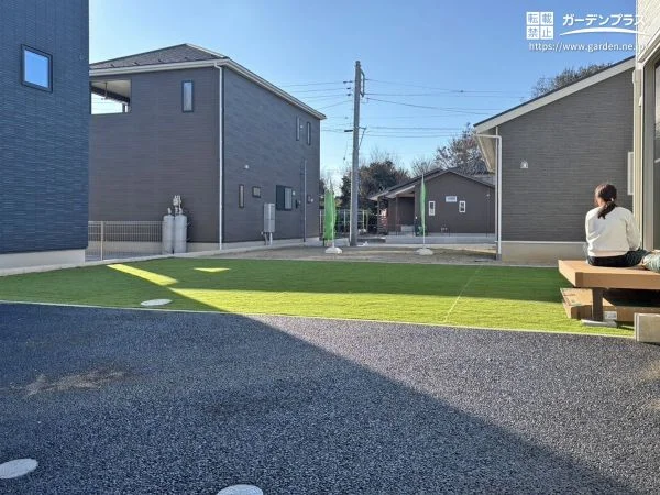 人工芝と砂場で遊びやすく家族にやさしいお庭工事