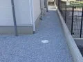 犬走りにも砂利を敷いています