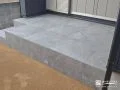 落ち着いた時間を過ごせるタイルデッキ