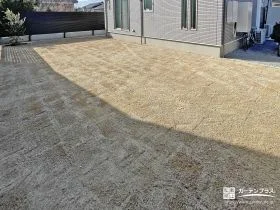 青々としたグリーンが広がる天然芝のお庭[施工後]