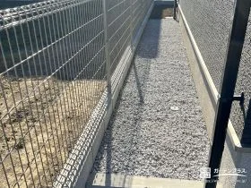 雑草・防犯対策にも役立つ砂利舗装[施工後]
