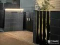 昼も夜も美しくこだわりが息づくモノトーンのクローズ外構