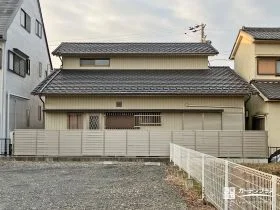 内側のプライベート空間を守る！縦格子から目隠しフェンスへ