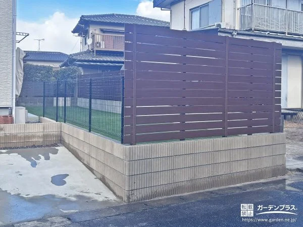 光や風を遮らない快適な目隠しフェンス