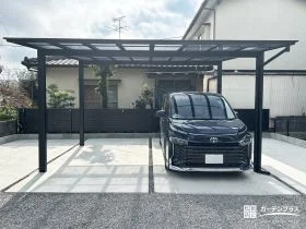 フラットでスタイリッシュな屋根がお車を守るカーポート設置工事