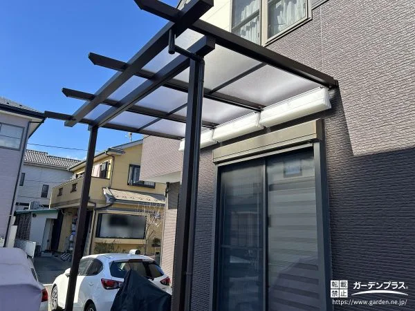 ナチュラルな木組みデザインがお庭に溶け込むテラス屋根設置工事