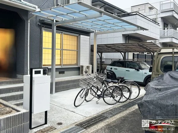 ブロック塀を解体しコンクリートを打ち駐車スペースを拡げた工事