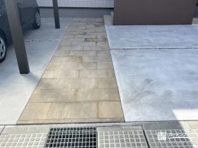 毎日の行き来が楽しめるナチュラルな玄関アプローチ[施工後]