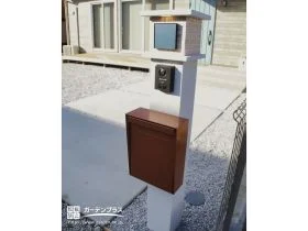 住まいの第一印象をぐっと引き立てるスマートな機能門柱[施工後]