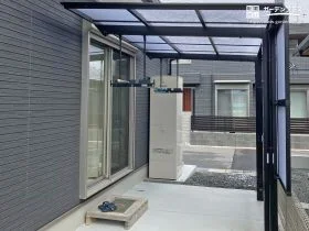 毎日の家事が楽になるサイドパネル付きのテラス屋根[施工後]