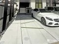 シンプルながらも個性が光る玄関アプローチ