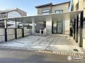 生活動線を快適に！3台用のカーポートが便利なシンプルモダンの新築外構