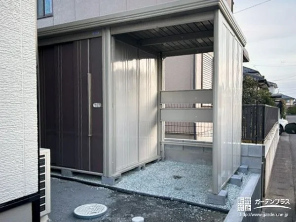 限られた敷地を有効に活用する駐輪スペース兼物置