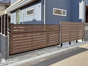 外構全体のテイストと美しく調和するカーゲート[施工後]