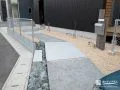 黒い外壁に映えるラフなかっこよさが魅力の新築外構