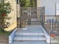 まとまった印象の門柱と門扉で玄関周りの利便性を向上させた工事