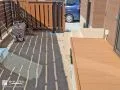 室内と庭を緩やかにつなぐウッドデッキ