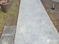 コンクリートの施工で通行しやすくなった玄関アプローチ